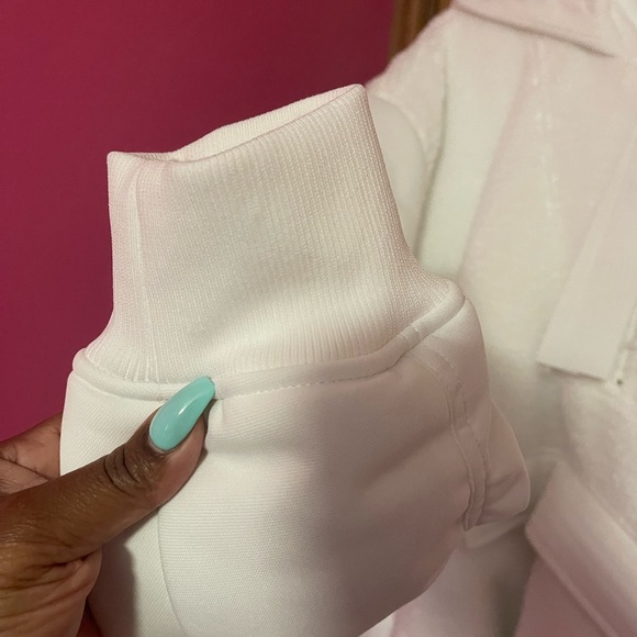 Size Large - Adidas x IVY PARK Ivy Park 1/2 Zip Quilted Sherpa Jacket 🤍❄️ - Picture 10 of 16